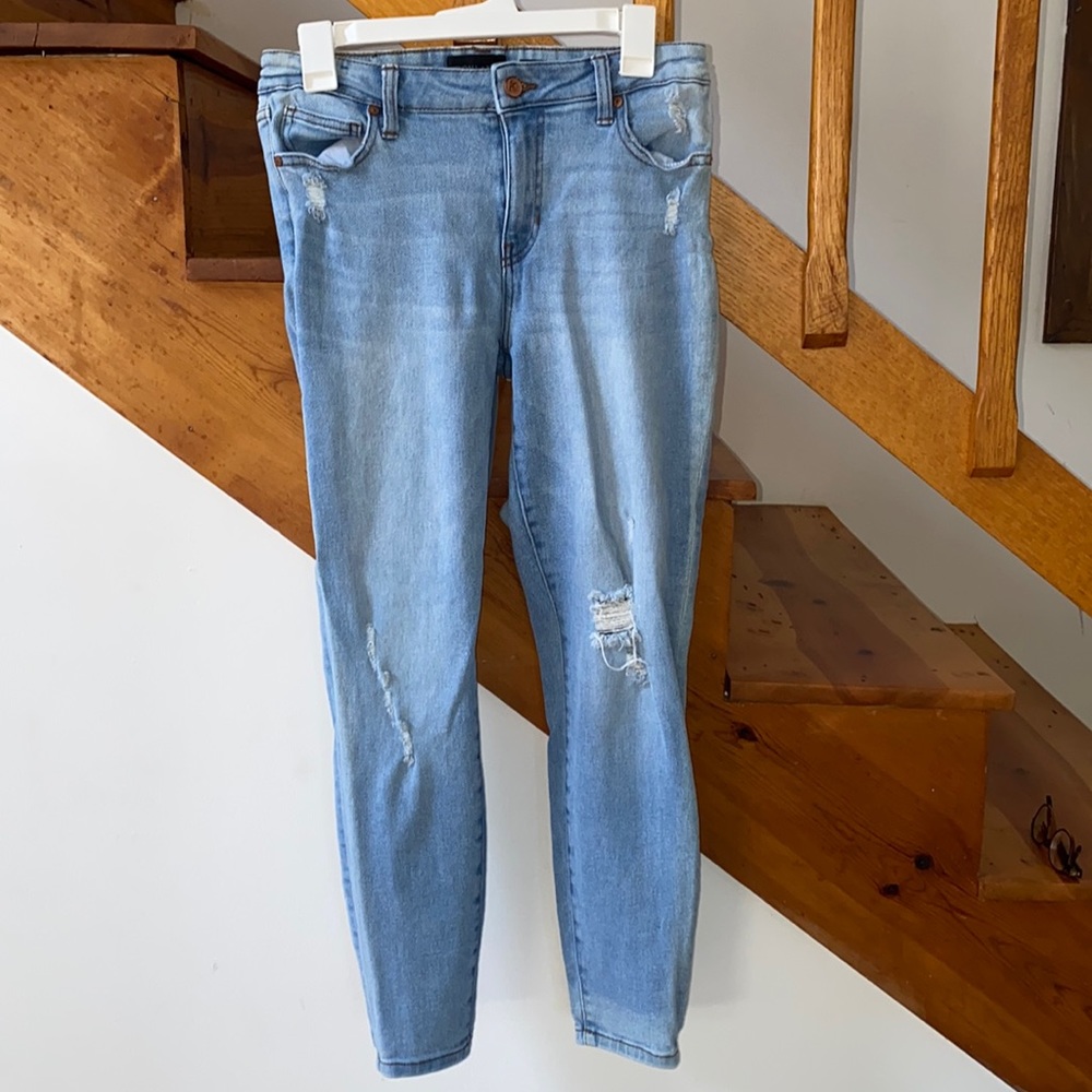 Kendall and Kylie skinny jeans light wash size 29